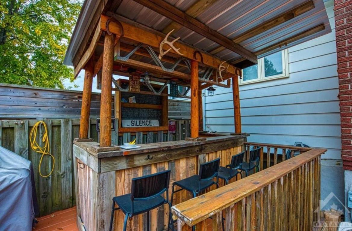 Castlerooms Homestay Otawa Exterior foto